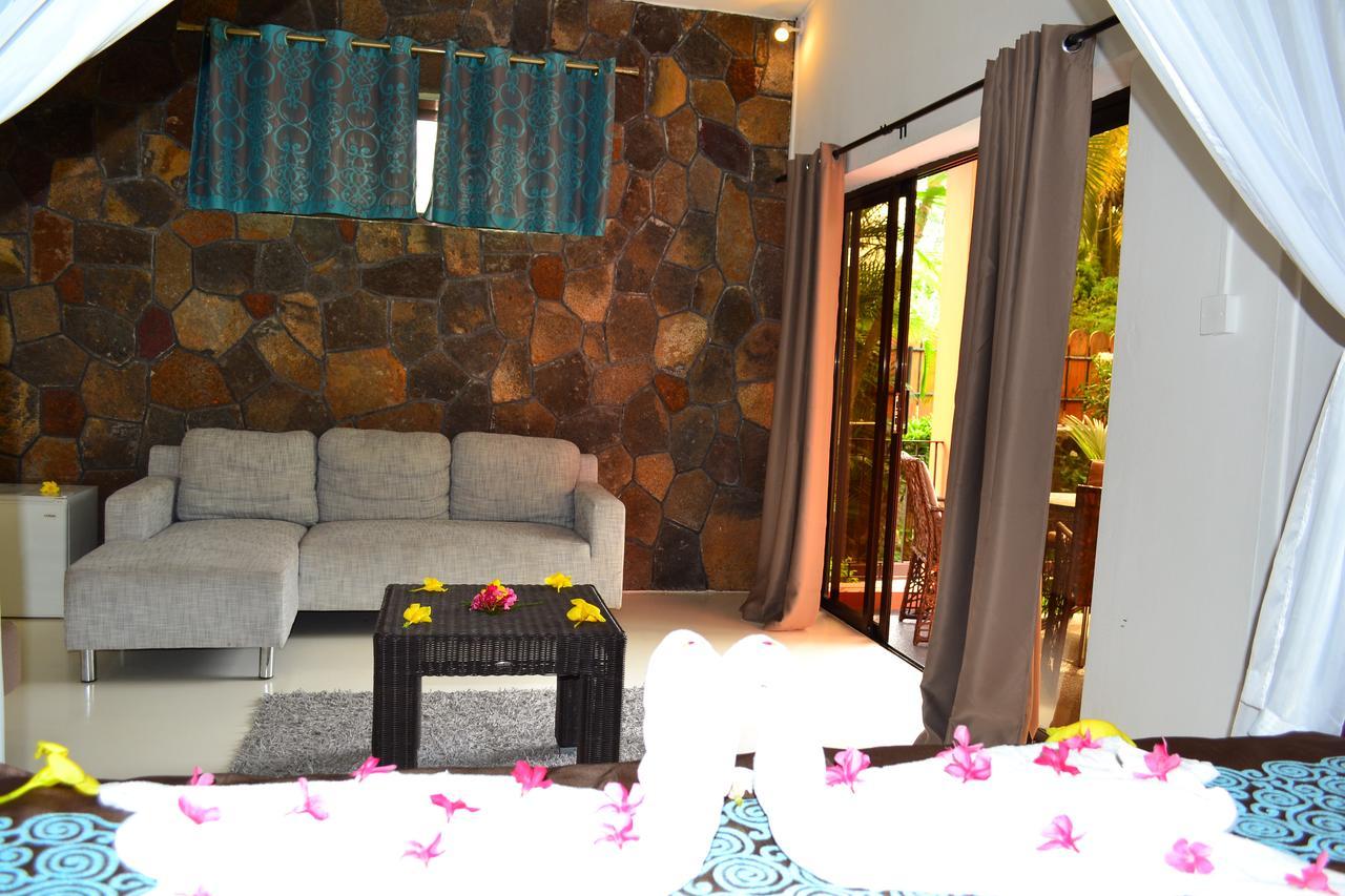 Flowers Of Paradise Pereybere Beach Exterior photo